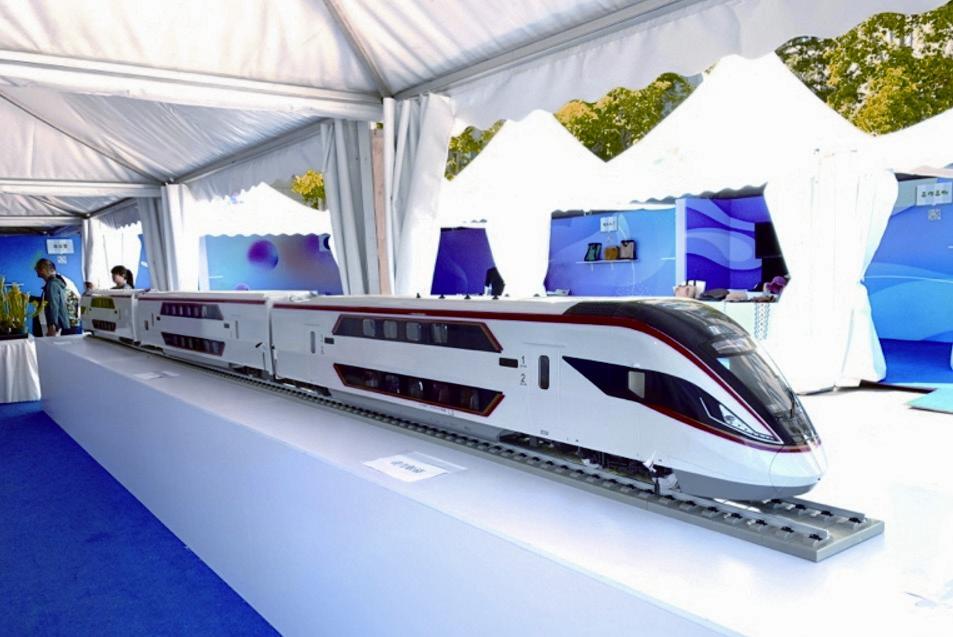 创新点亮智慧出行 ——中国高铁的双层动车!