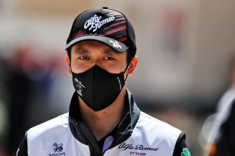 F1｜周冠宇排位赛首秀15名 正赛目标拿到积分休闲区蓝鸢梦想 - Www.slyday.coM