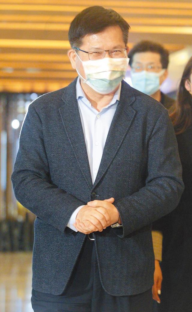 最常被点名,陈时中除了获"英系"力挺外,"绿色友谊连线"的"立委"何志伟