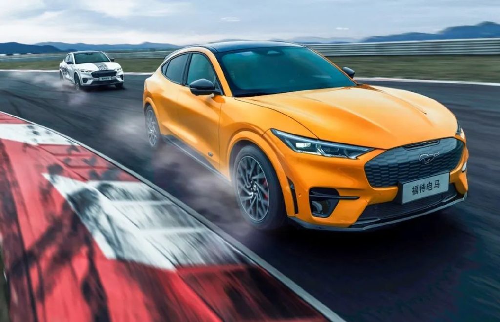 脱缰野马跑得欢2024款福特电马带来更好的纯电驾趣体验