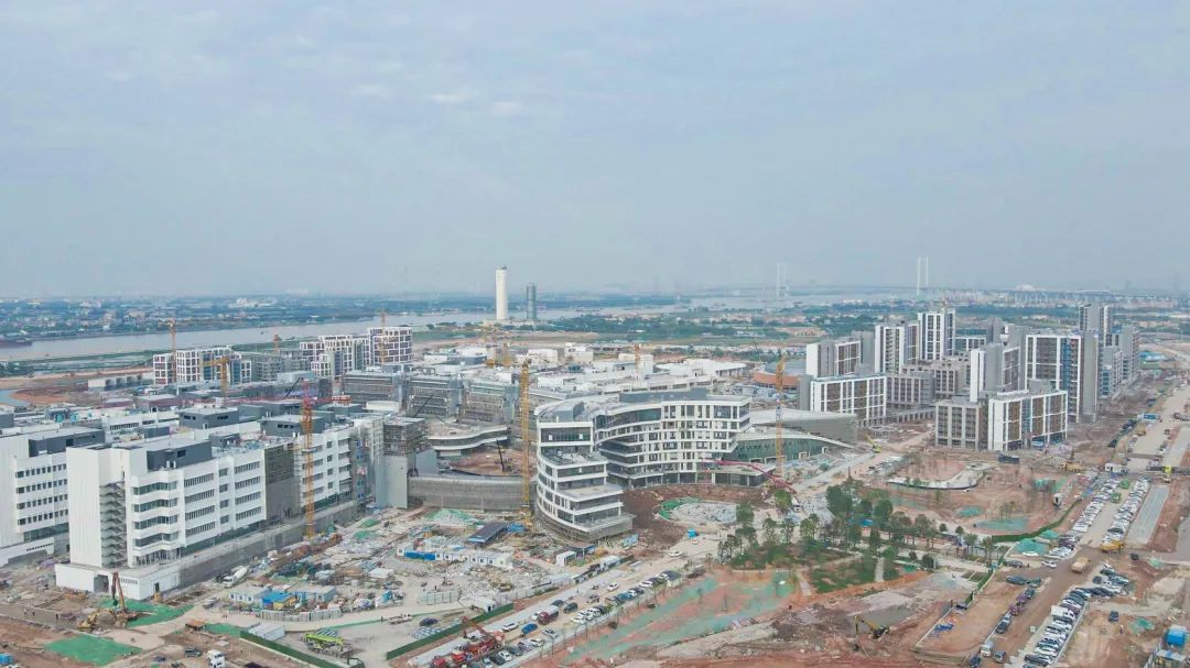 庆盛枢纽热度升高，首个住宅项目值得买吗？休闲区蓝鸢梦想 - Www.slyday.coM