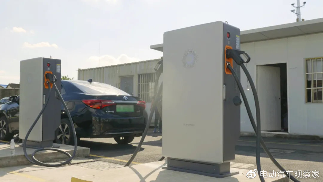 图为120kw集成桩实际落地项目阳光电源在技术路线上的深入思考和创新
