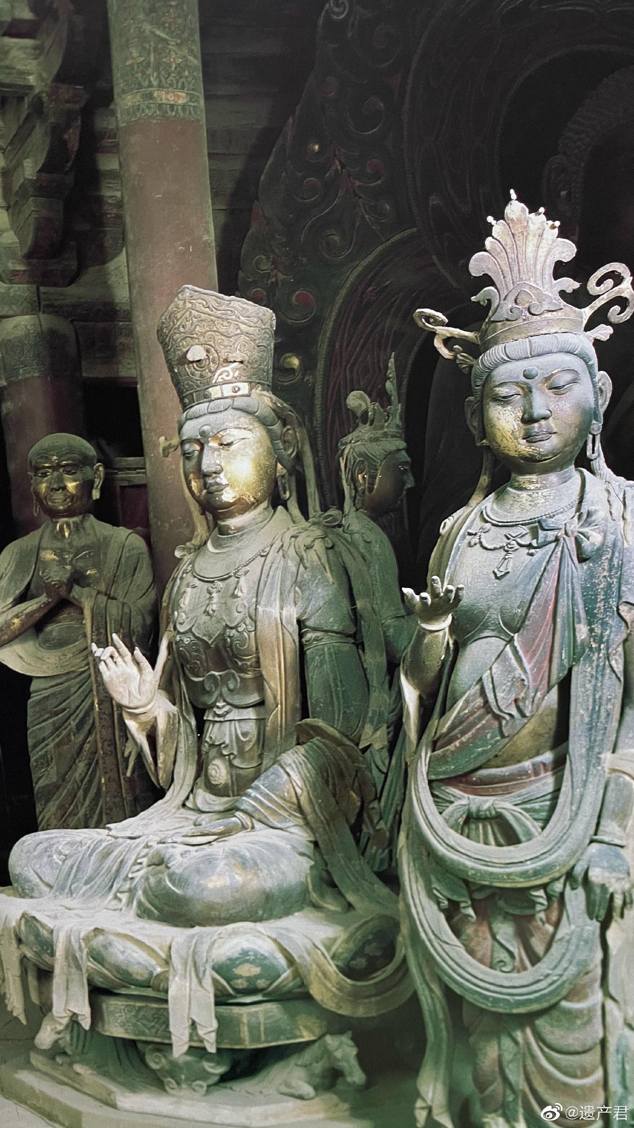 大同华严寺薄伽教藏殿里的一堂辽代彩塑