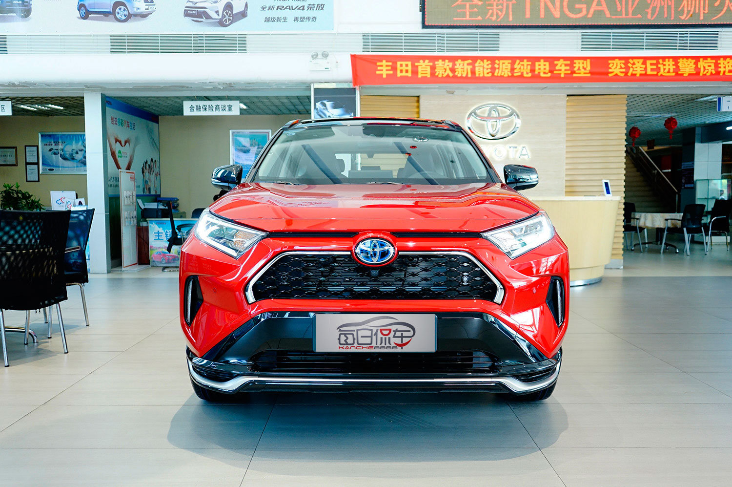 变魔术般塞进电池组还有四驱版一汽丰田荣放phev实拍简评