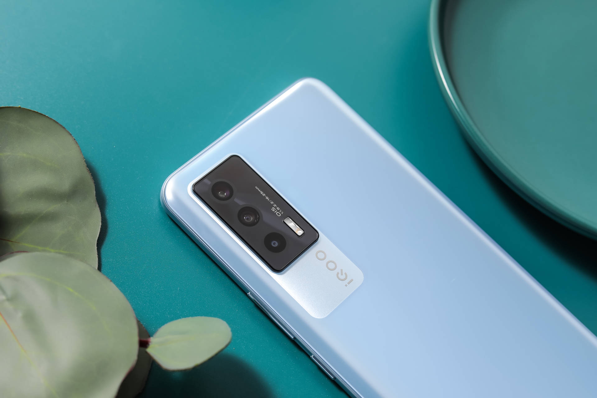 iqooneo5今日开售销售额10秒破亿的实力体现在哪