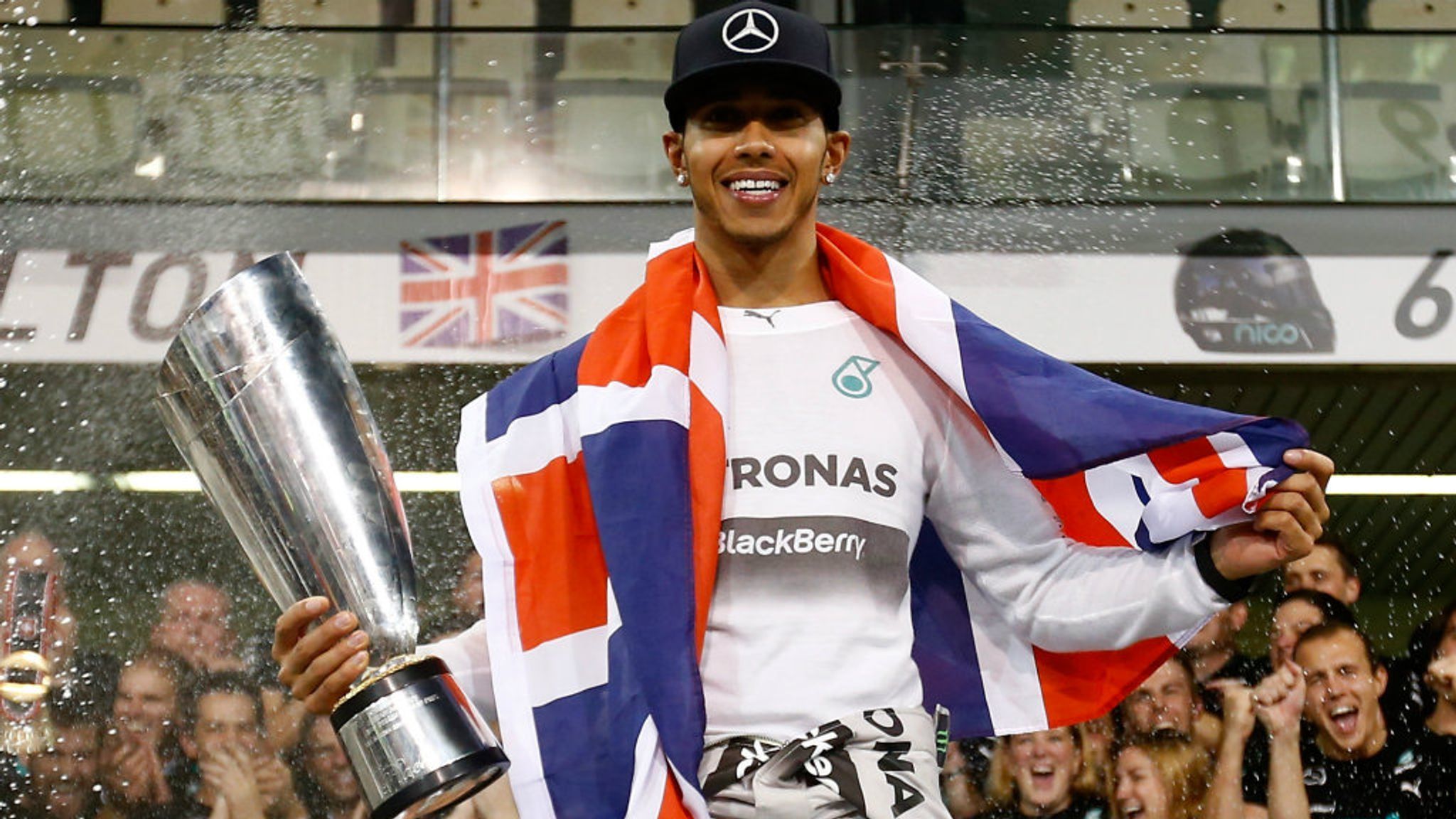 今天是刘易斯·汉密尔顿的37岁生日!happy birthday lewis!