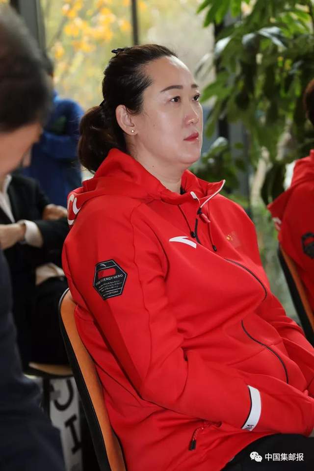 仪式上此次藏品展将持续至11月29日,展出邓蓉蓉,李祥,涂越明,刘超英