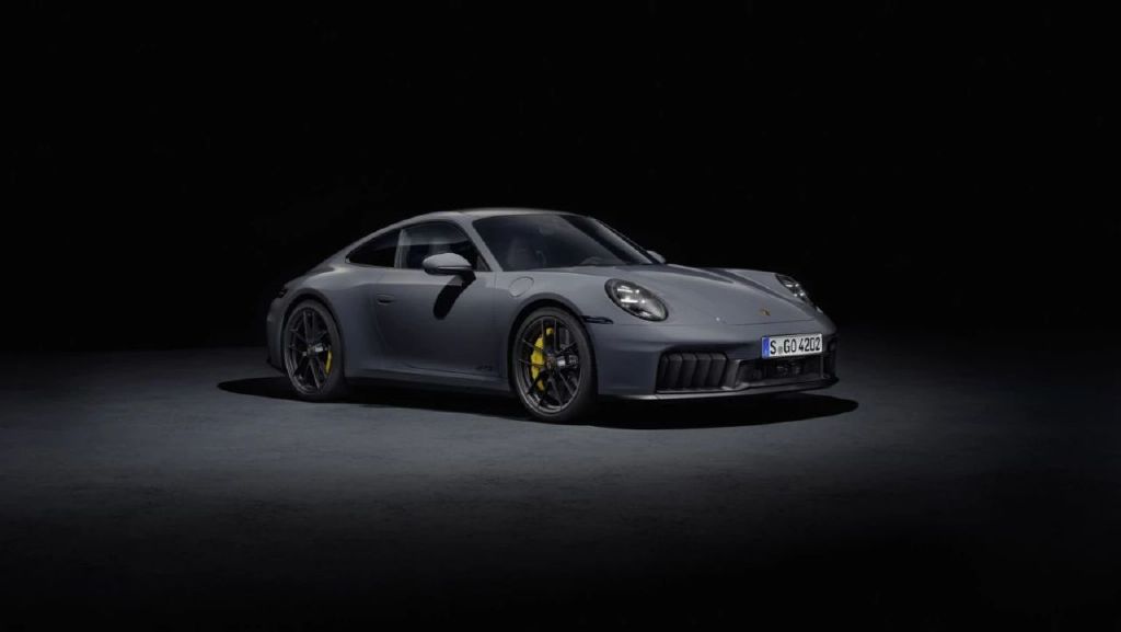 经典跑车保时捷911中期改款之992.2极速登场