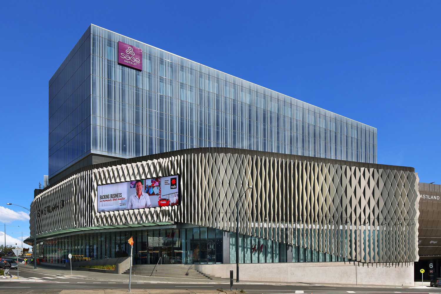 建筑外立面设计参考澳大利亚令伍特商业中心byacme