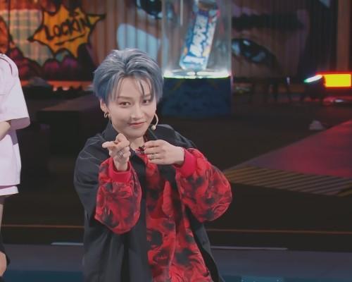 这就是街舞5：最期待环节，队长Battle，刘雨昕、王一博谁更强？休闲区蓝鸢梦想 - Www.slyday.coM