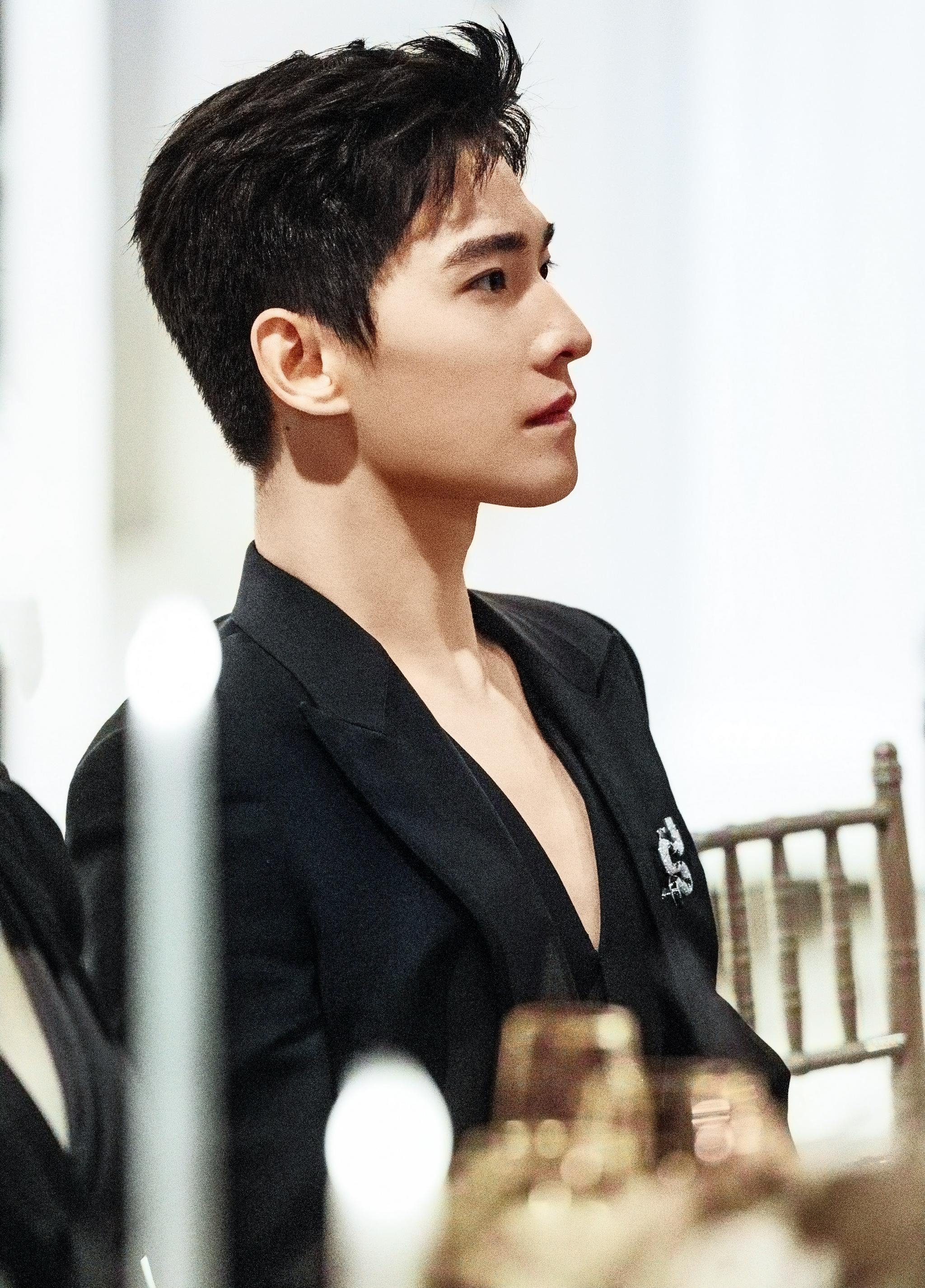 昨晚宝格丽晚宴上的三位男士,品牌代言人「杨洋 吴磊 邓伦」均选择了