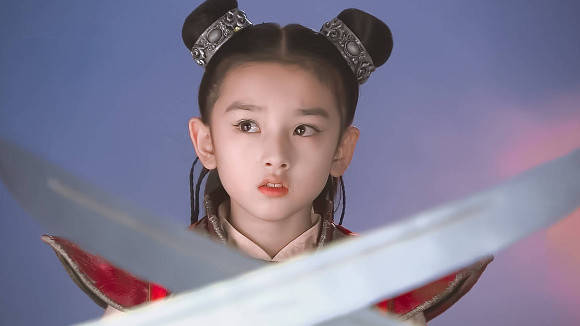 同样都是来反串出演哪吒宋祖儿版清新可爱蒋依依版就太丑了