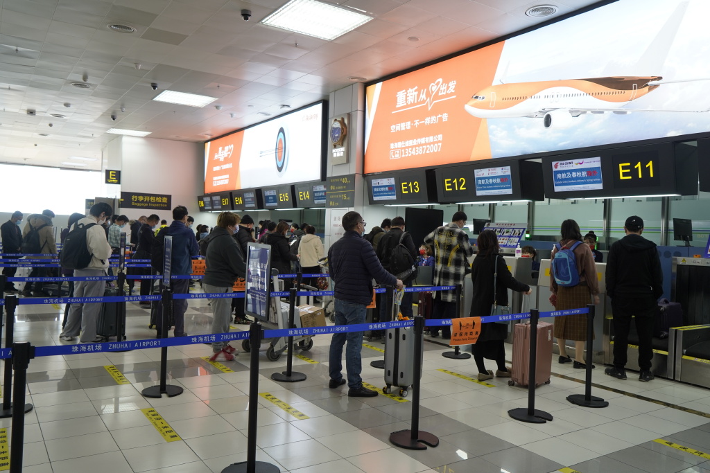 珠海机场2022年春节黄金周迎送旅客约6.1万人次|春节|疫情_新浪新闻