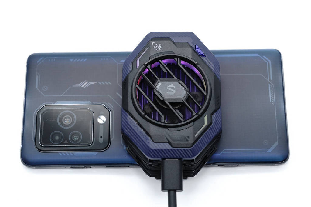 夏日避暑利器游戏内外凯旋而归黑鲨制冷背夹3pro评测