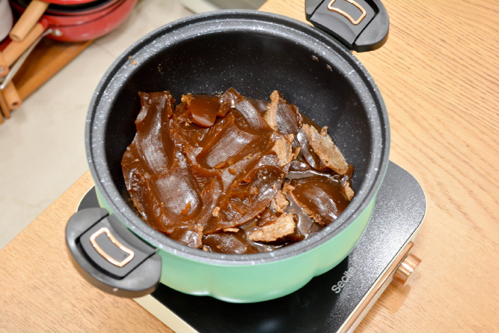 国庆节，一锅炖2个肘子2个猪蹄，又解气又解馋，从没这么痛快过休闲区蓝鸢梦想 - Www.slyday.coM