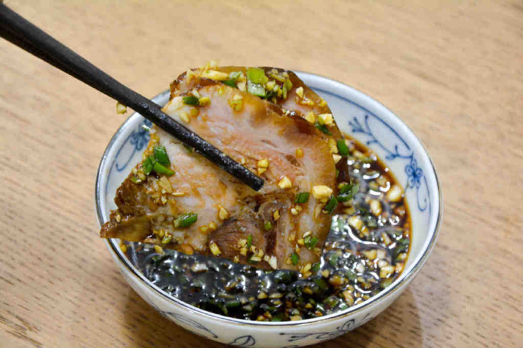 国庆节，一锅炖2个肘子2个猪蹄，又解气又解馋，从没这么痛快过休闲区蓝鸢梦想 - Www.slyday.coM