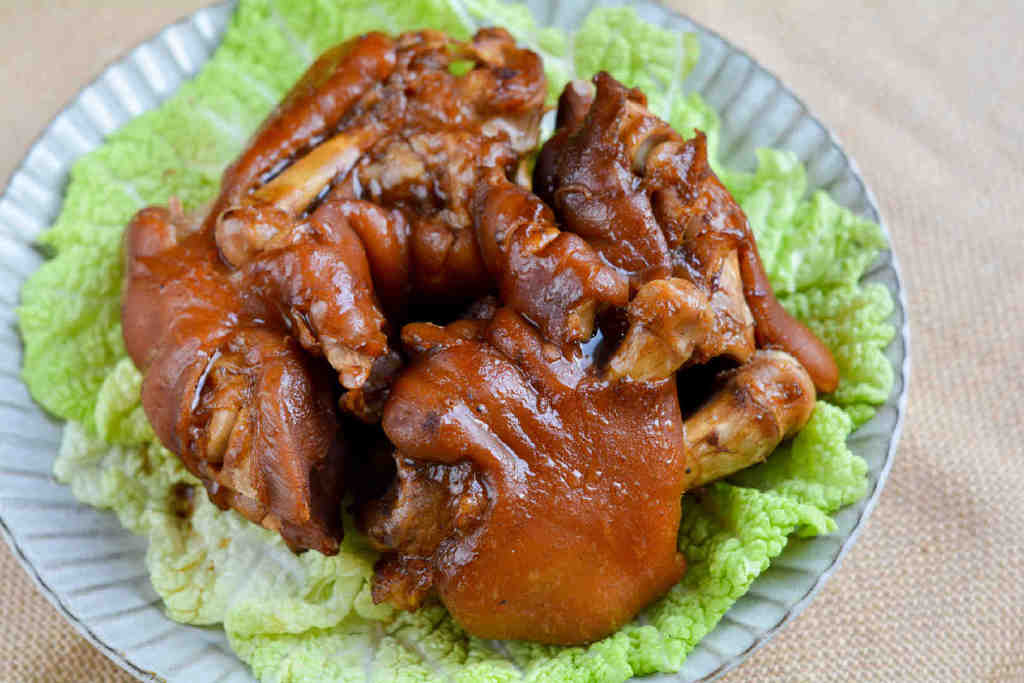 国庆节，一锅炖2个肘子2个猪蹄，又解气又解馋，从没这么痛快过休闲区蓝鸢梦想 - Www.slyday.coM