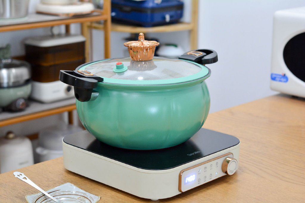 国庆节，一锅炖2个肘子2个猪蹄，又解气又解馋，从没这么痛快过休闲区蓝鸢梦想 - Www.slyday.coM