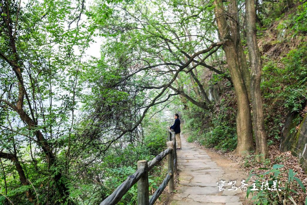 探秘张飞古道，传说中燕人张翼德走过的地方，去这里玩千万别自驾__财经头条