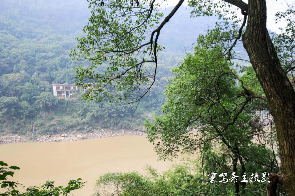探秘张飞古道，传说中燕人张翼德走过的地方，去这里玩千万别自驾__财经头条