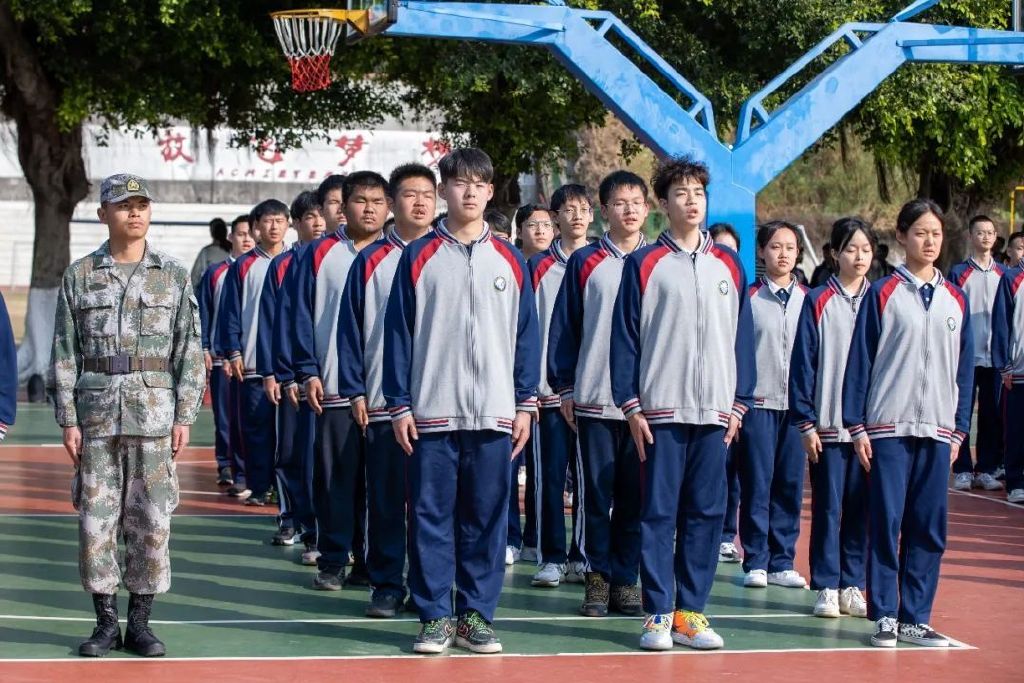 直击深圳东方英文书院2022级高一新生国防训练|英文书院|深圳东方