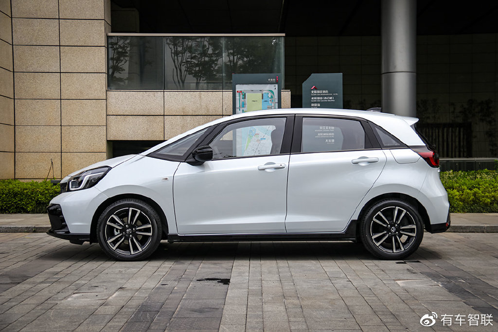 24项升级焕新10万级两厢燃油车首选试驾广汽本田新飞度