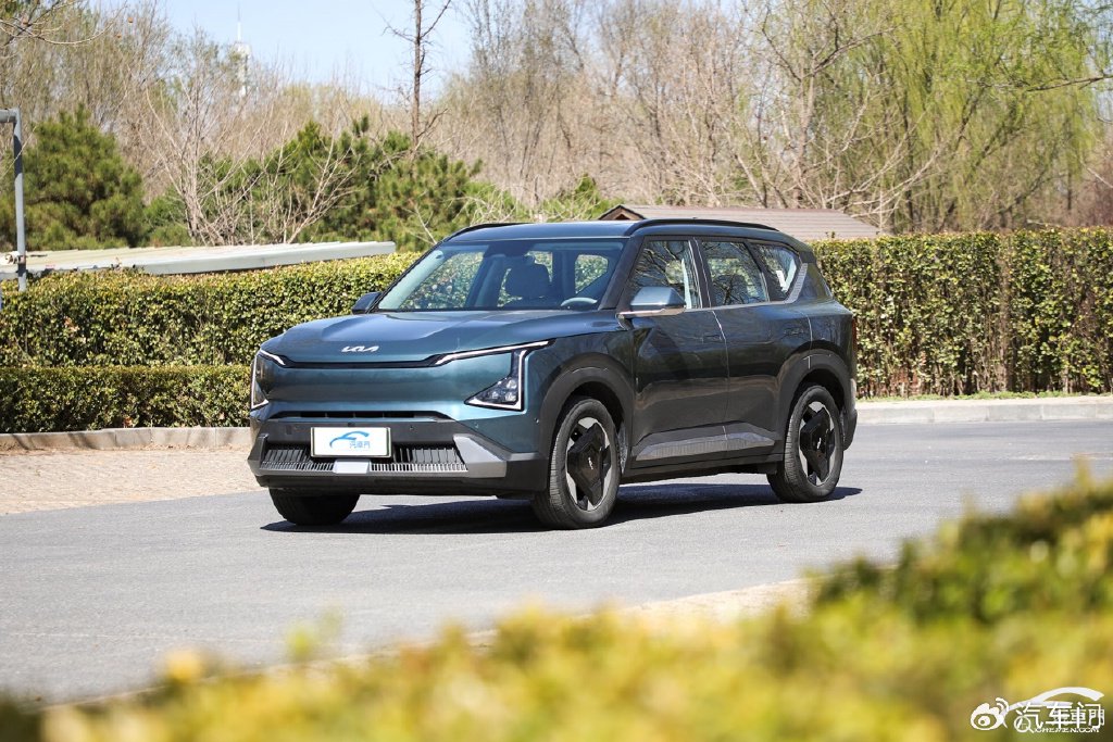 空间设计比15万售价更亮眼 静态体验起亚ev5-新浪汽车
