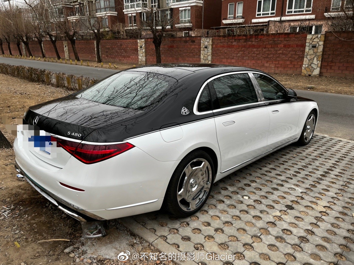 跑步day4,今天跑完步看见一辆拼色的迈巴赫s480,太帅了__财经头条