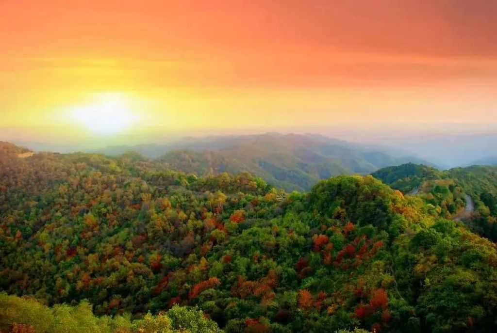 黄龙的秋天已送达,满山红叶惊艳来袭……休闲区蓝鸢梦想 - Www.slyday.coM 黄龙的秋天已送达,满山红叶惊艳来袭……休闲区蓝鸢梦想 - Www.slyday.coM