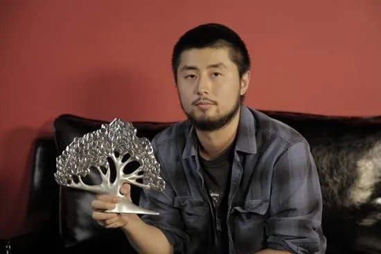 导演汪琦毕业于伦敦艺术大学,凭借第一部短片作品《操场》入围以第62