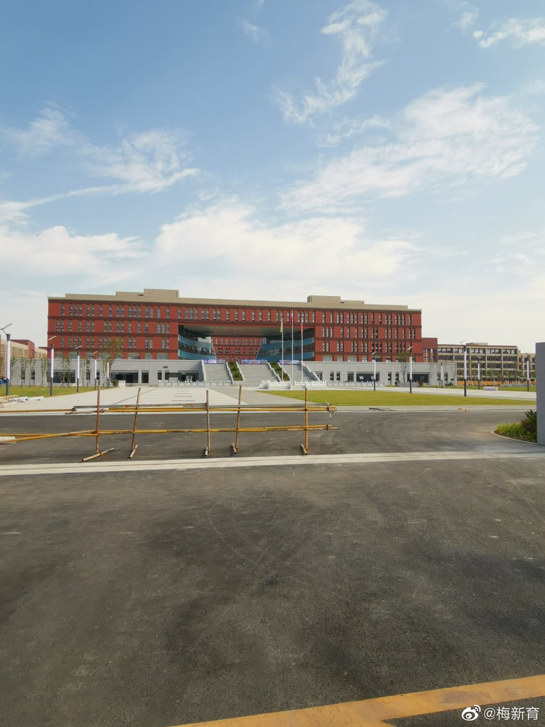 上午考察参观第一站就令我震憾,看建筑|息县|中学|建筑_新浪新闻