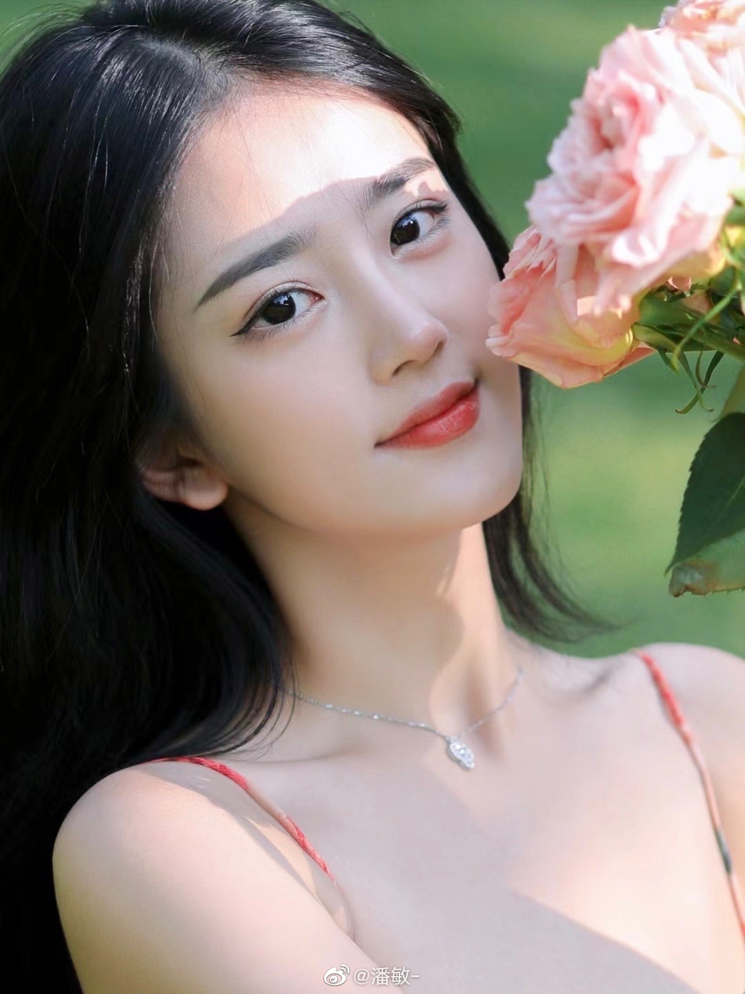 云朵们在风里荡啊荡晃啊晃
