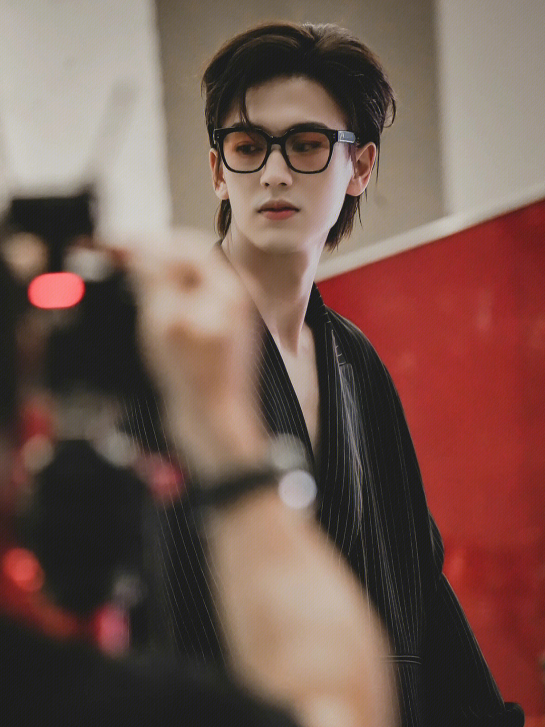 官方身高188,高考数学182,物理省二 帅哥不仅帅,还是学霸……__财经