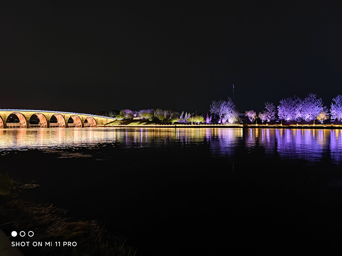 小米11pro夜景拍摄体验尽管放胆拍