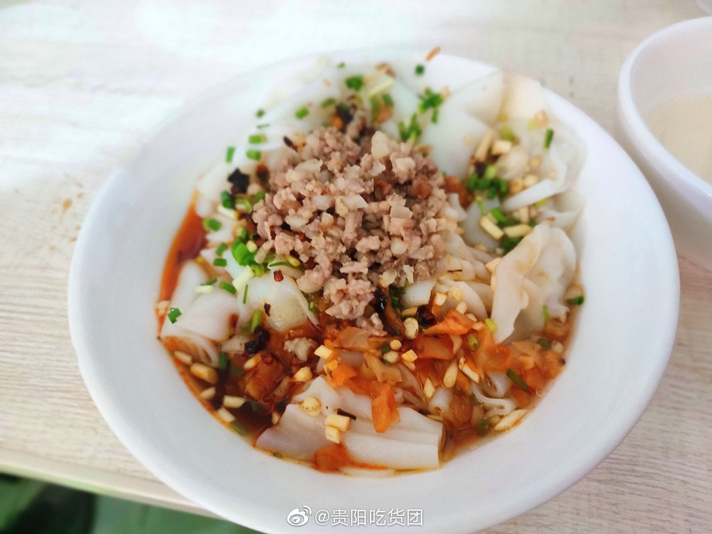 在遵义正安的一天,从一碗米皮开始,蒸米皮……__财经头条