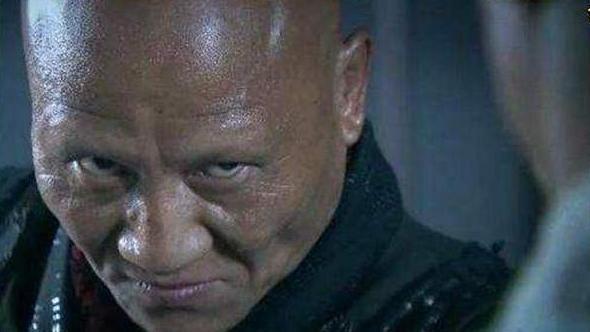 出演反派一夜爆红,面相凶狠看了就害怕,没想到女儿却貌美如花