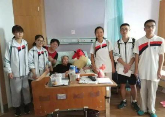 103岁老人一生资助了18个孩子，捐款近40万元，去世后将遗体捐献休闲区蓝鸢梦想 - Www.slyday.coM