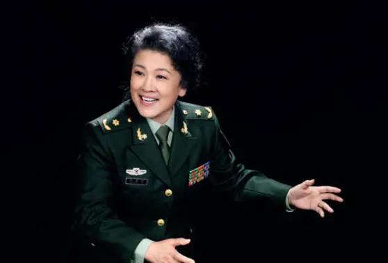 她是国家一级演员,曾为拍戏忍痛打胎导致不孕,如今67岁却很幸福