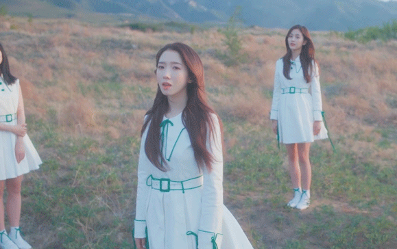 早秋的白色有多美？最美“白色穿搭”送你，拯救你的不会穿休闲区蓝鸢梦想 - Www.slyday.coM