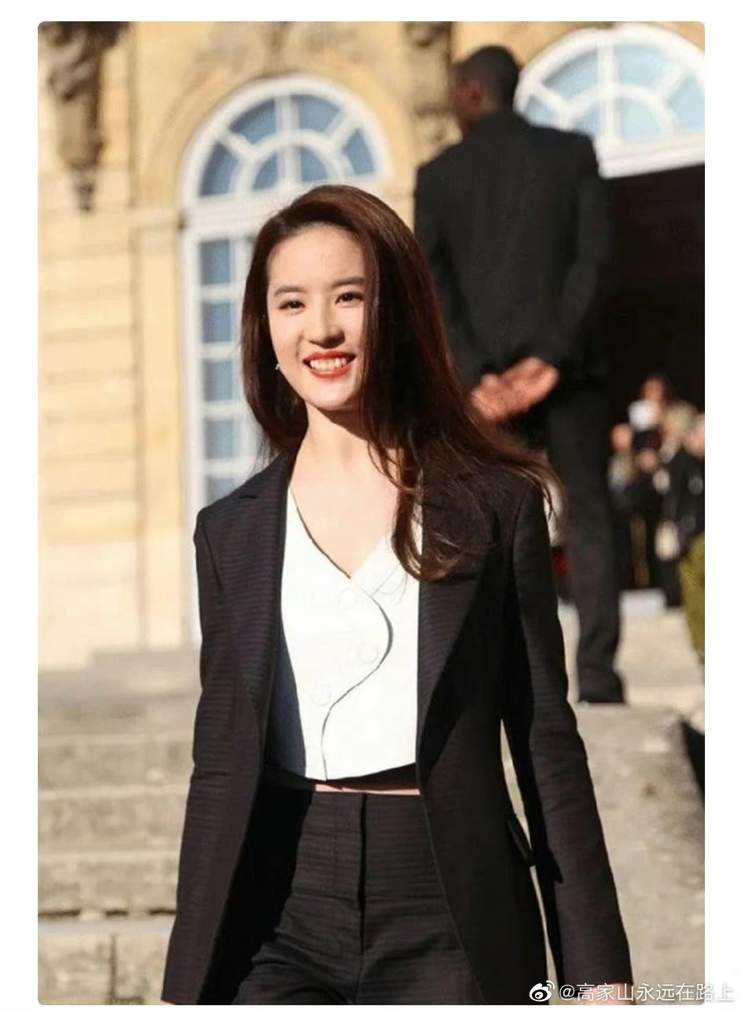 刘亦菲职业装好看看起来冰清玉洁倾国倾城的女神