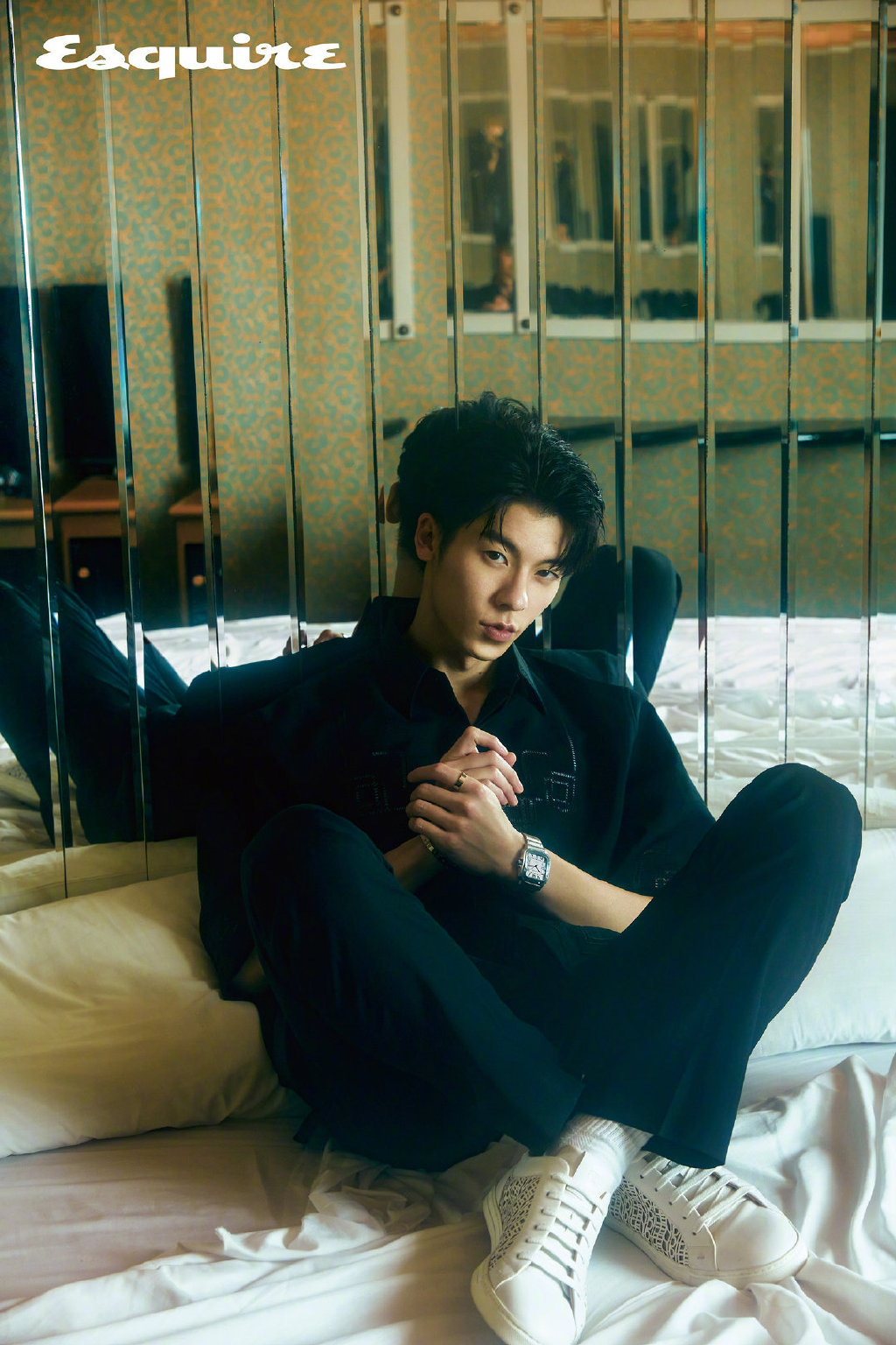 许光汉esquire台版封面大片,指尖 喉结.