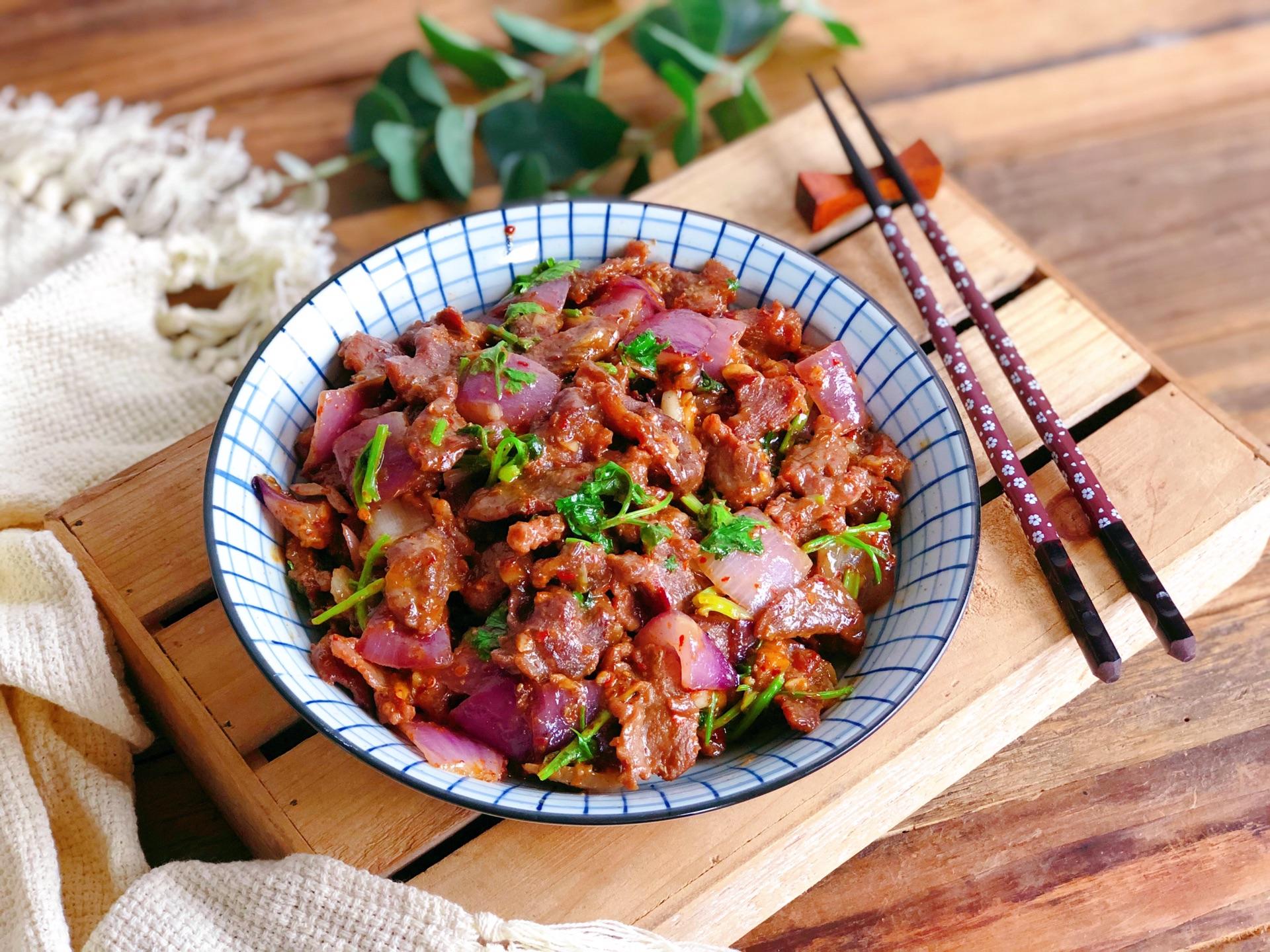 爆炒孜然羊肉1招让羊肉不老鲜嫩味足特下饭炒出来的烧烤味