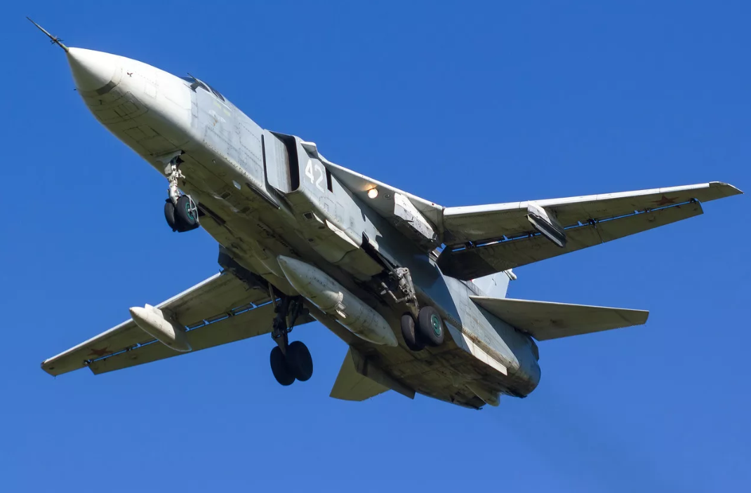 苏24以经典面目现身,苏俄曾大幅装备,打击力十足