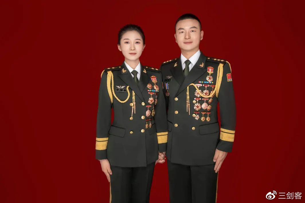 shopify模板商店(军人爱情模板组合,全是最美情侣装!