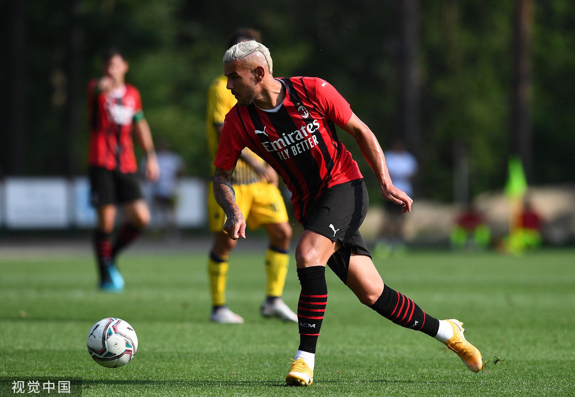 [图]16分钟连进4球 ac米兰热身5-0大胜摩德纳