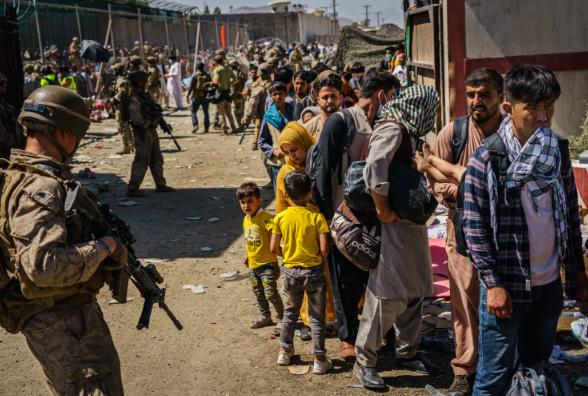 阿富汗喀布尔机场外发生爆炸已致72死！"伊斯兰国"宣布负责休闲区蓝鸢梦想 - Www.slyday.coM