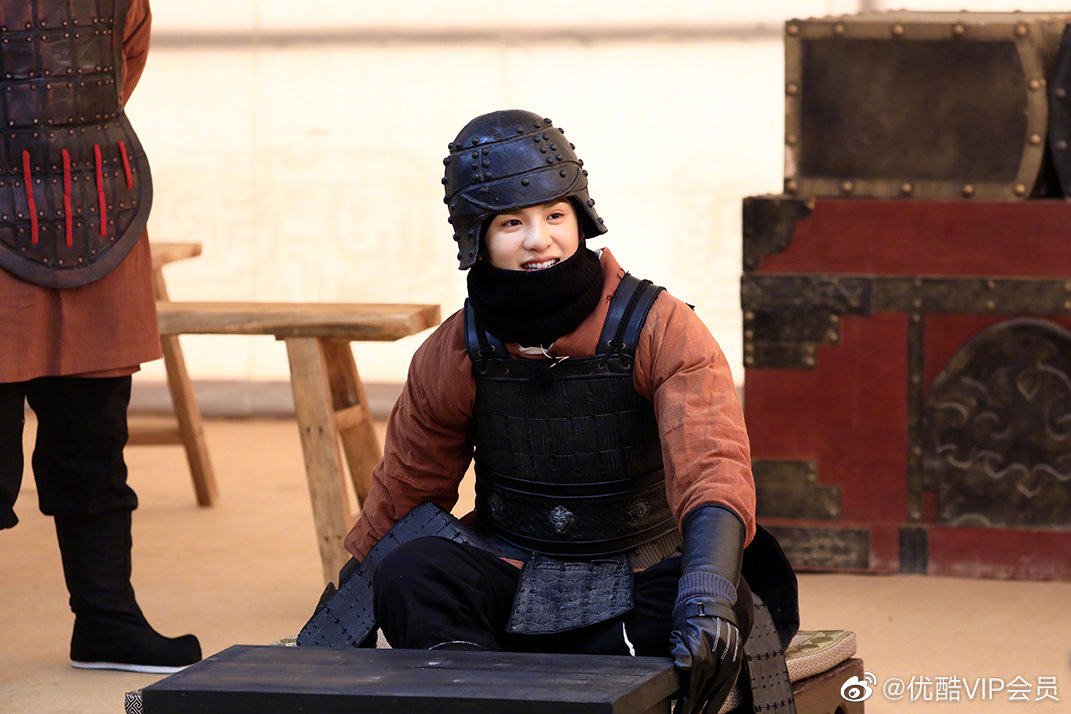 能文能武的"黄霸天"@jjjustin0219 和你说早安啦