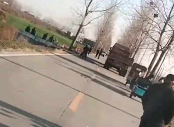 一辆私家车，不慎坠入路边沟中致5死2伤，其1名儿童尚有生命体征休闲区蓝鸢梦想 - Www.slyday.coM