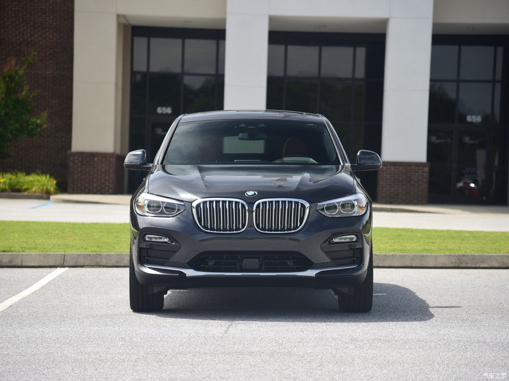 SUV轿跑溜背哪家强？奥迪Q5L Sportback对比宝马X4