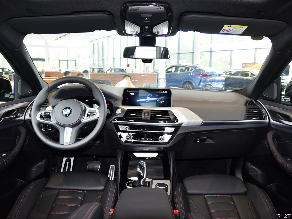 SUV轿跑溜背哪家强？奥迪Q5L Sportback对比宝马X4